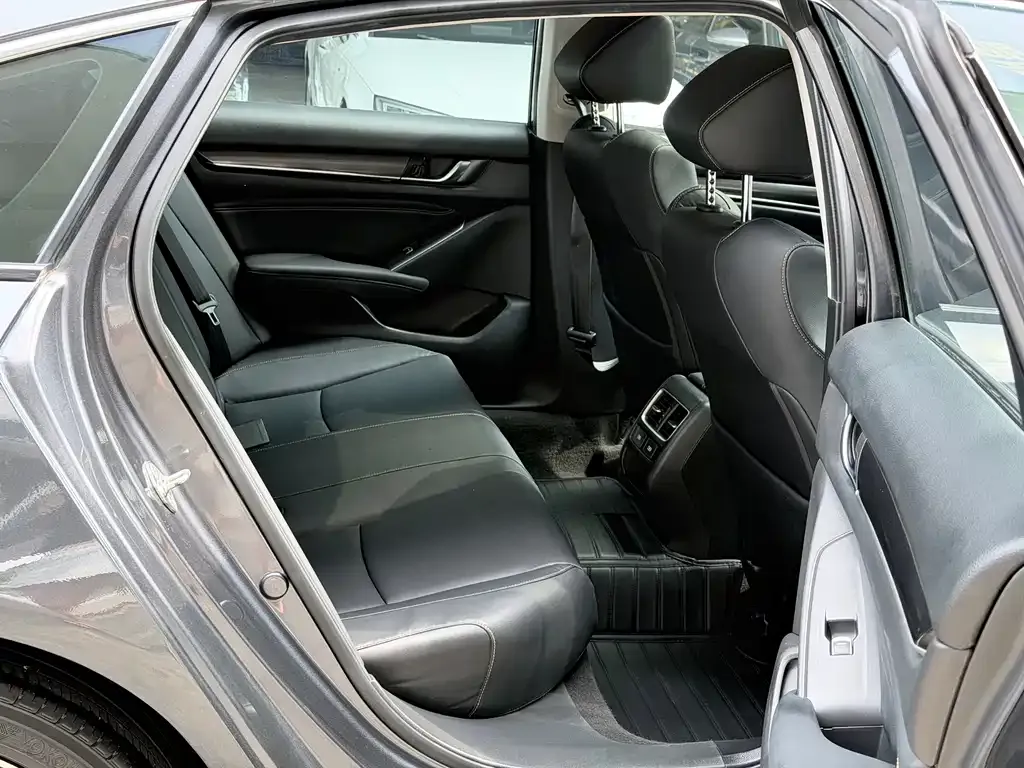 Honda Accord — фото 2