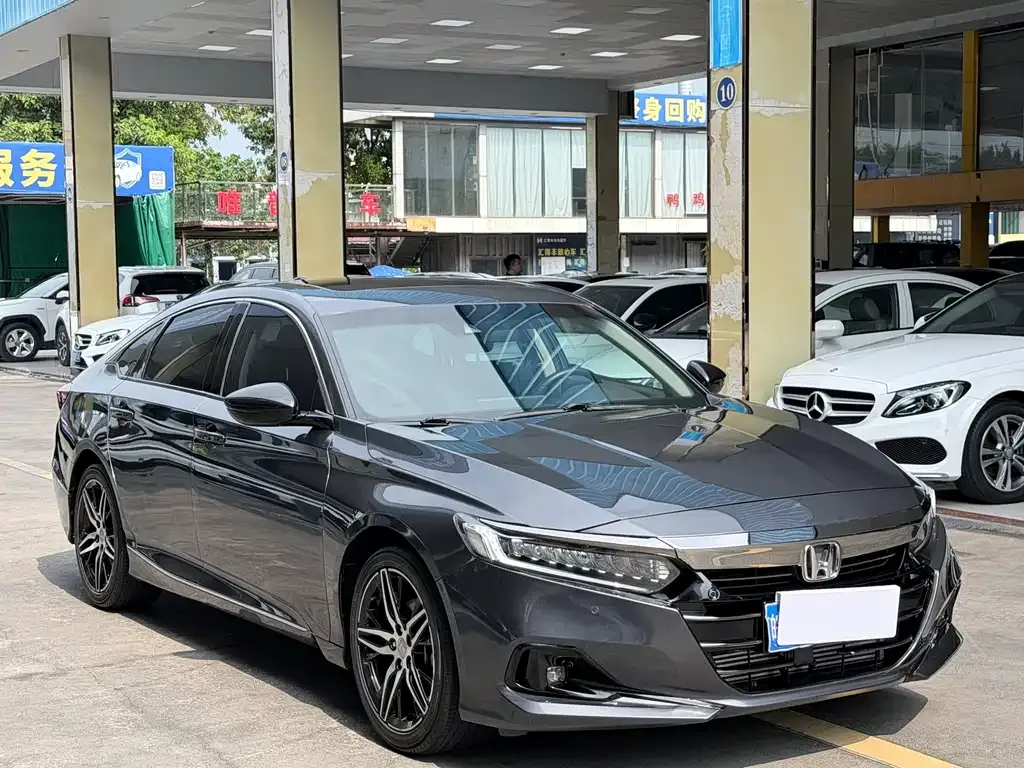 Honda Accord — фото 10