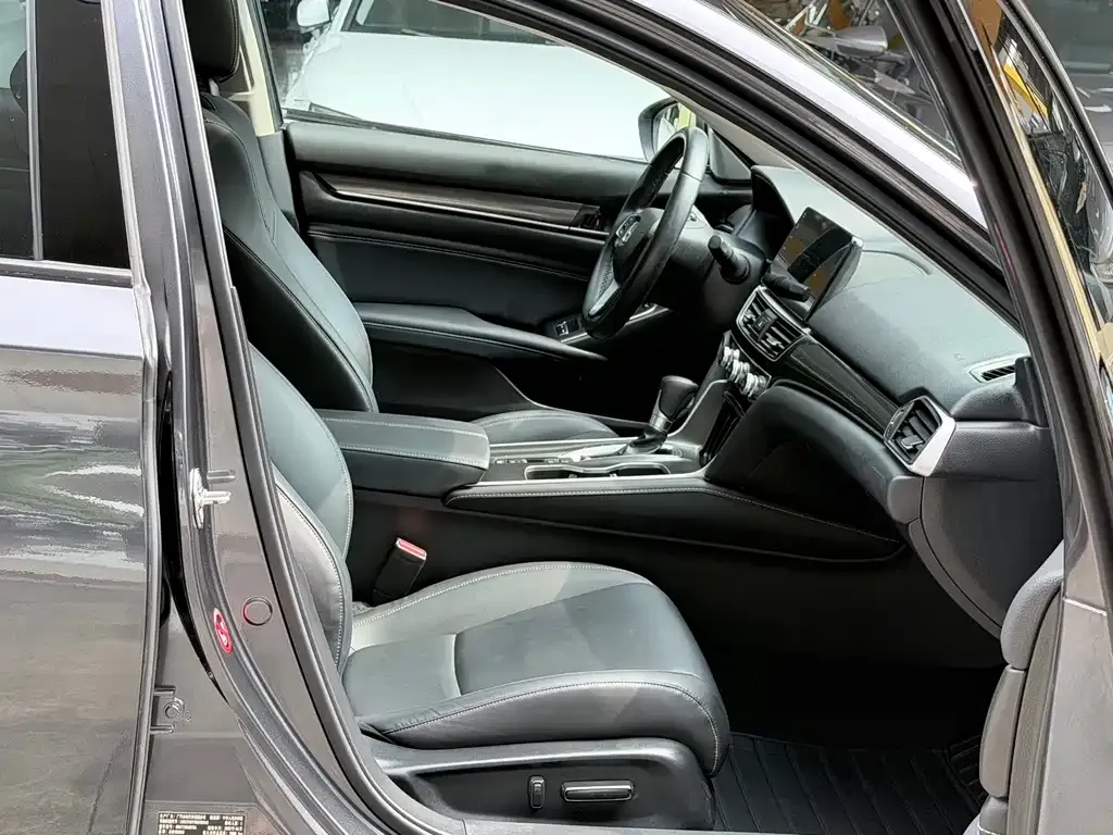 Honda Accord — фото 9