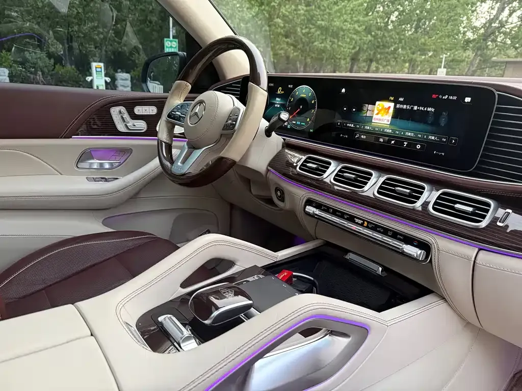 Mercedes-Benz GLS — фото 10