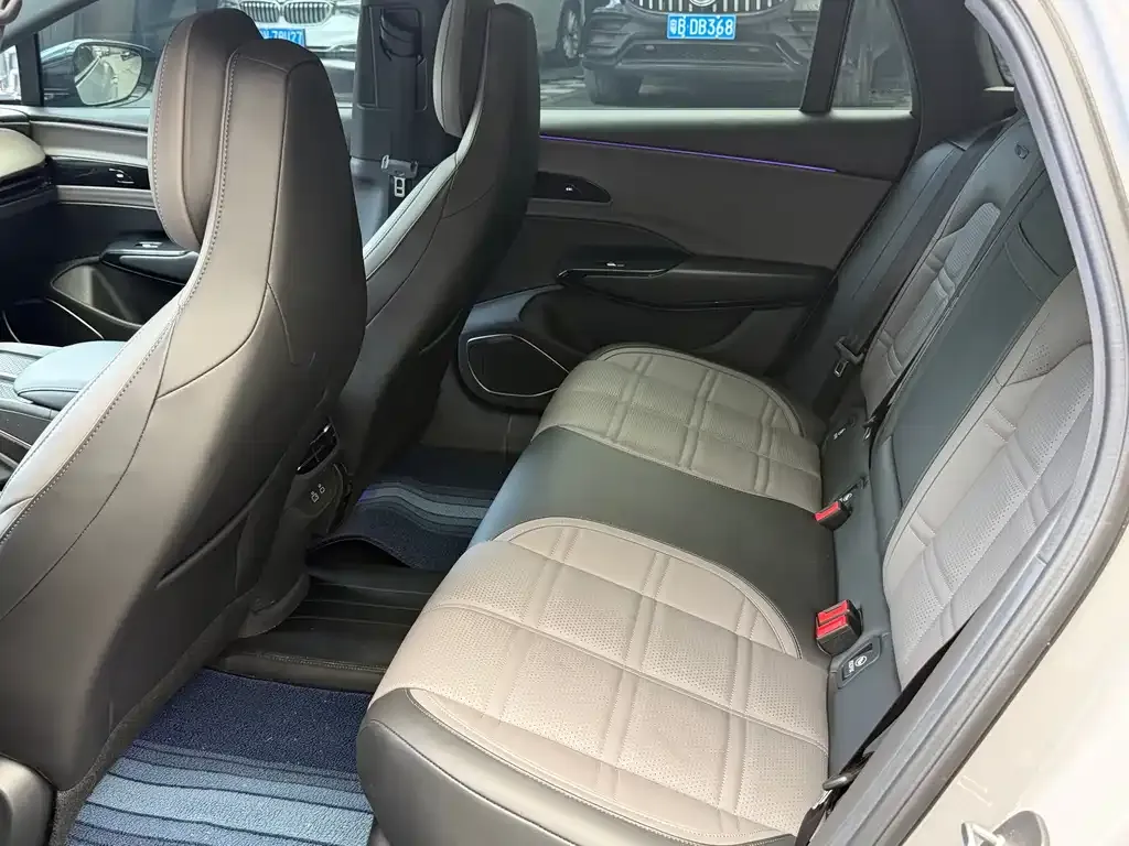 Hongqi EH7 2024 из CN, фото 2