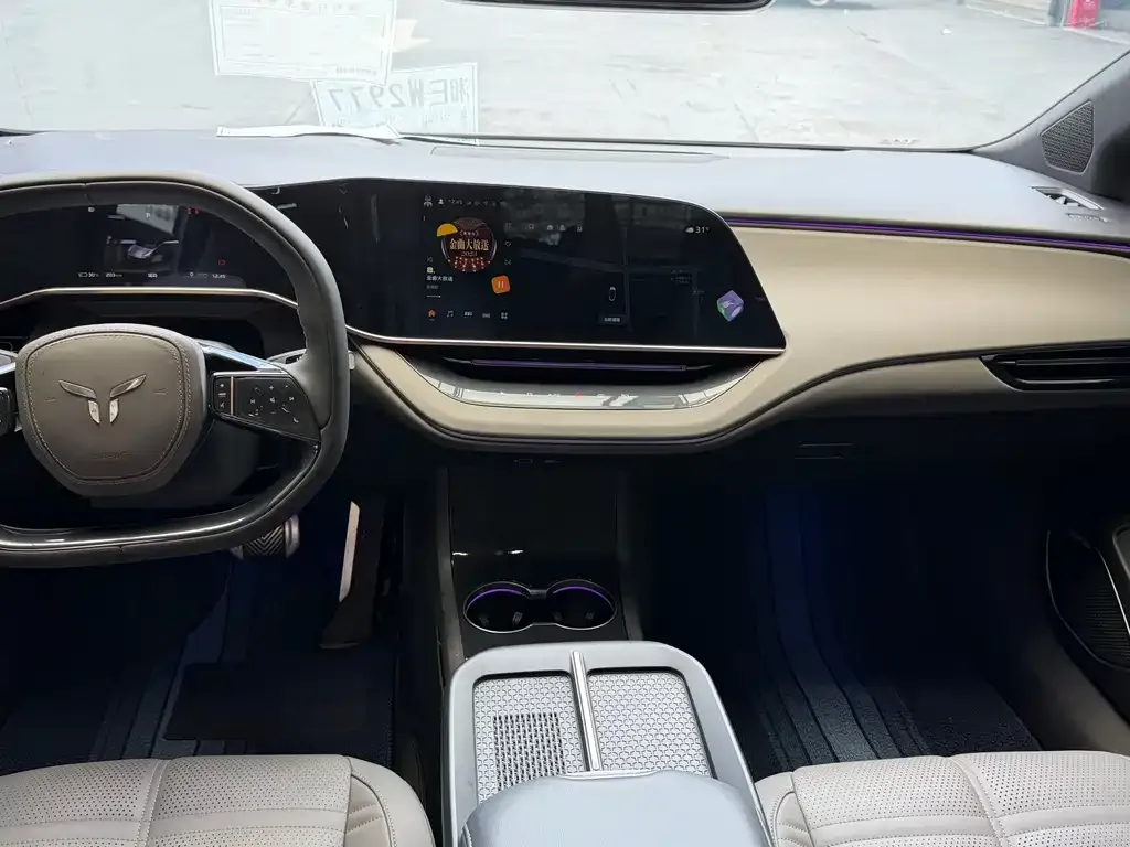 Hongqi EH7 2024 из CN, фото 3