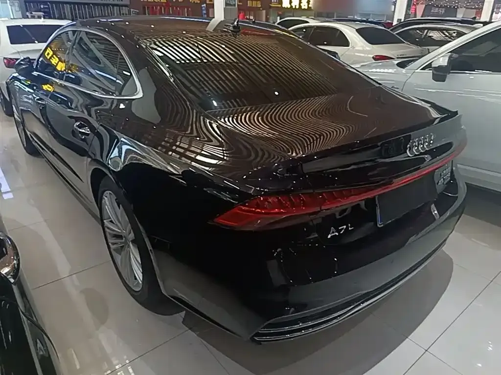 Audi A7L — фото 7