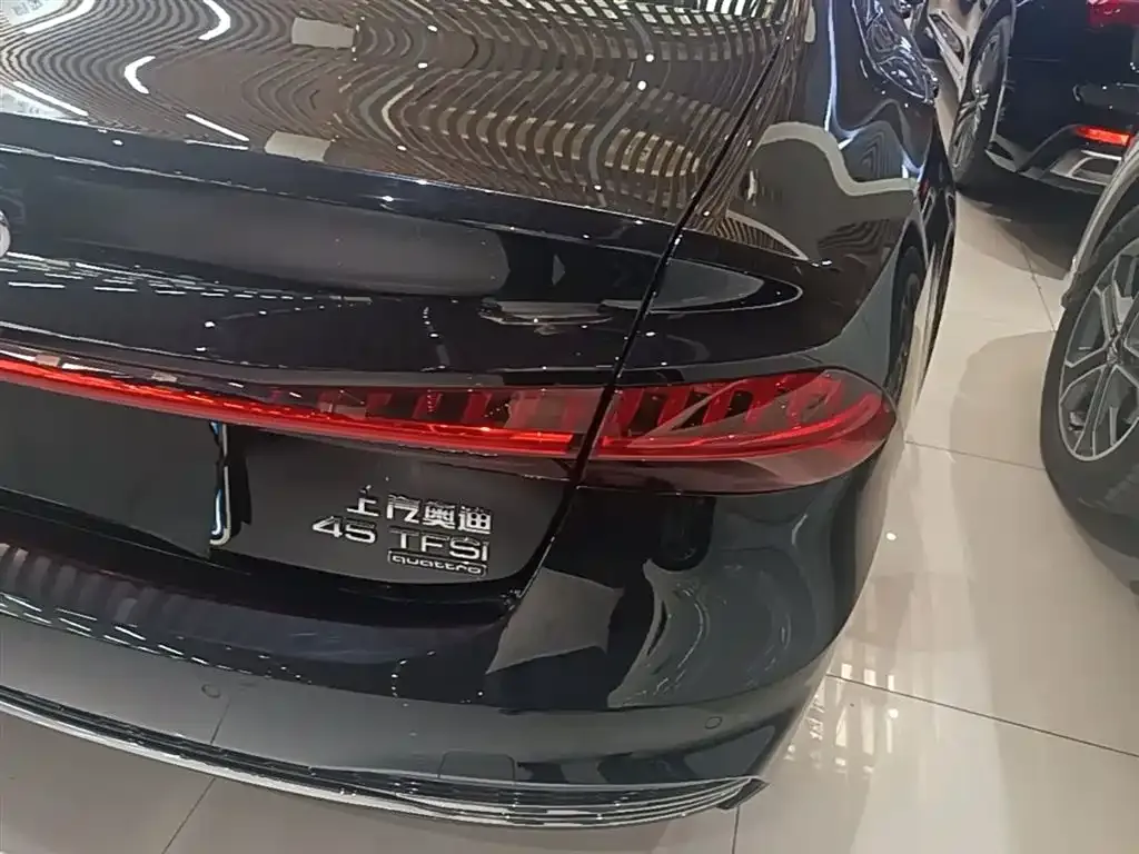 Audi A7L — фото 2