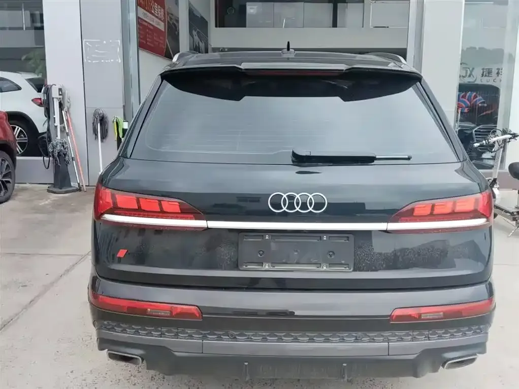 Audi Q7 — фото 6