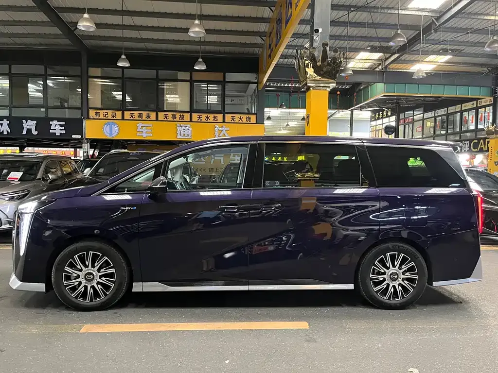 GAC Motor Trumpchi E9 — фото 8