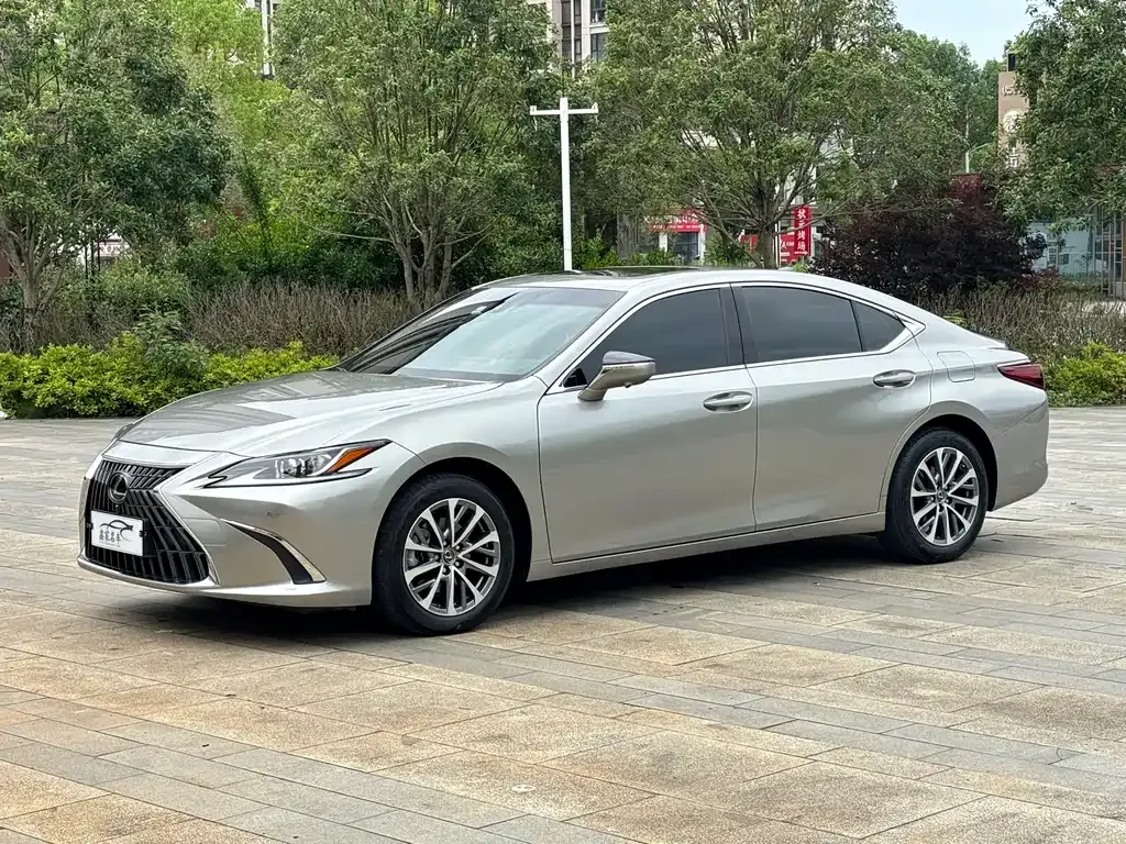 Lexus ES — фото 9