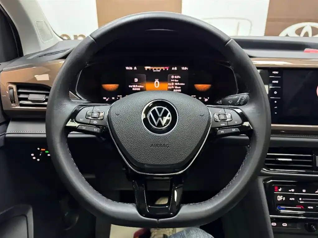 Volkswagen Tharu — фото 10