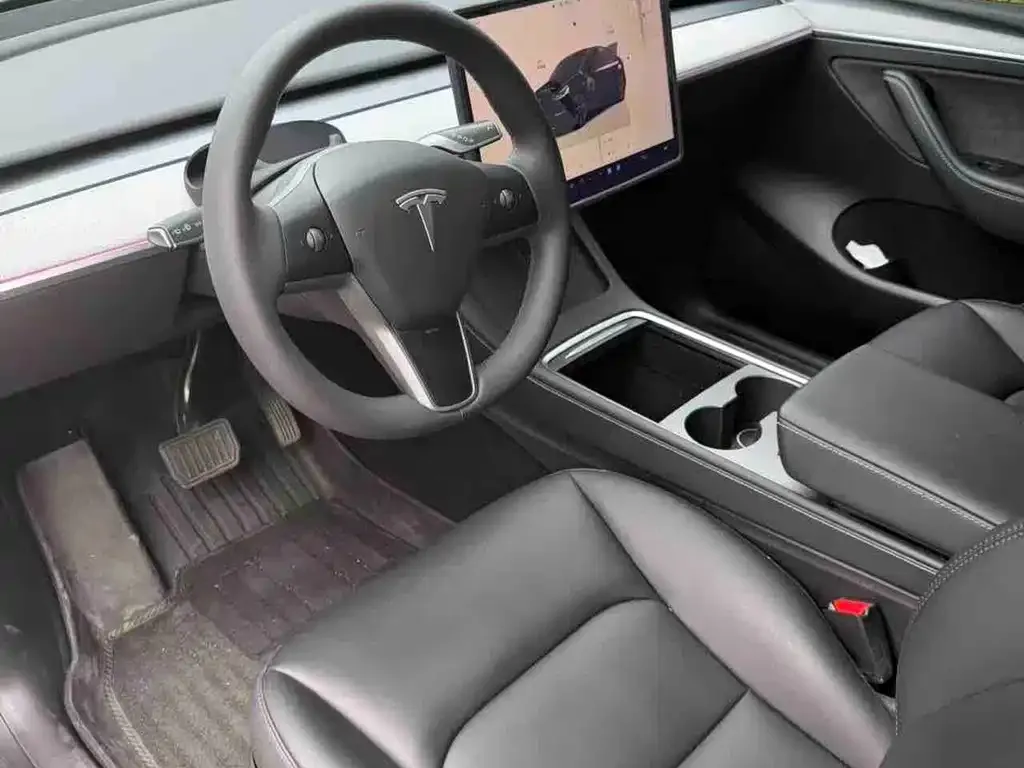 Tesla Model Y — фото 3