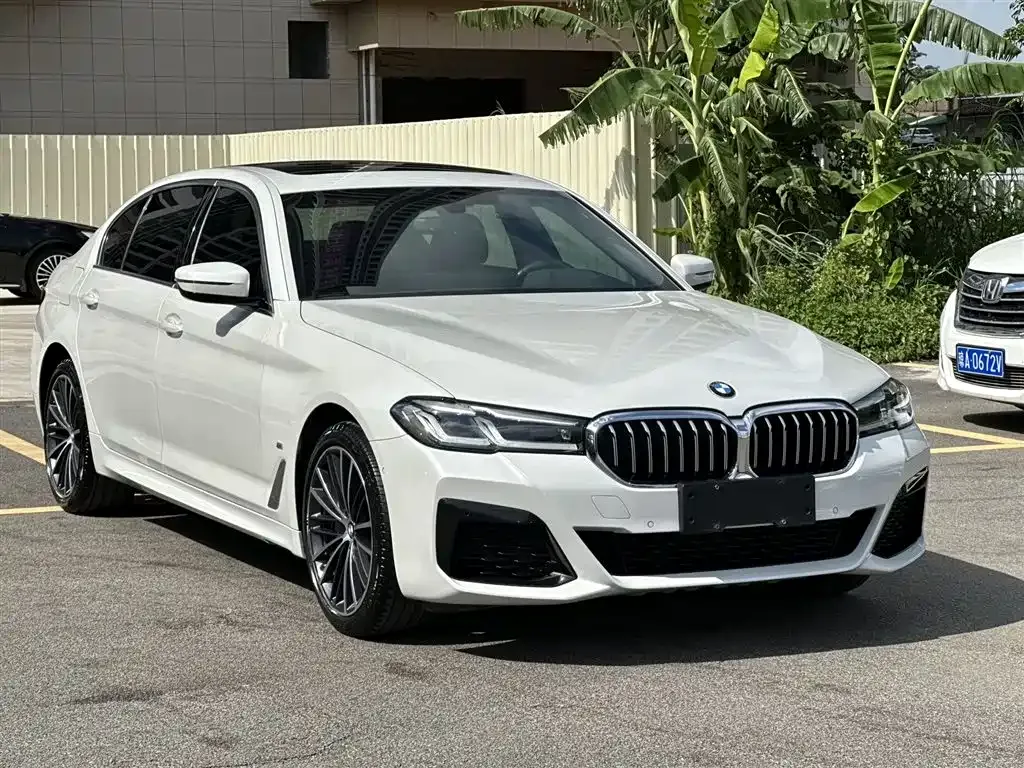 BMW 5 Series — фото 5