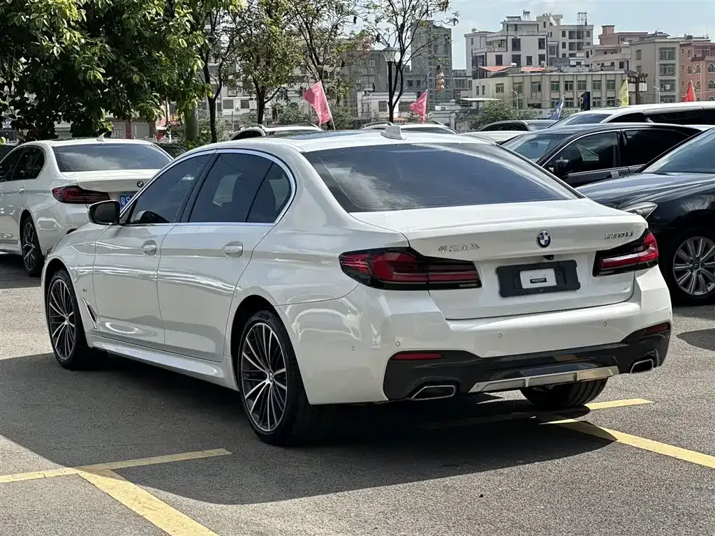 BMW 5 Series — фото 6