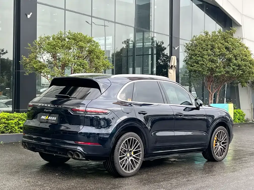 Porsche Cayenne — фото 10