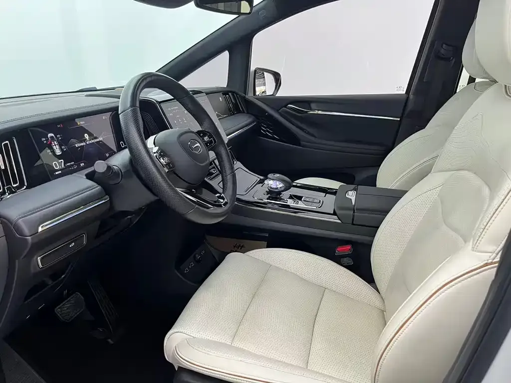GAC Motor Trumpchi M8 — фото 9