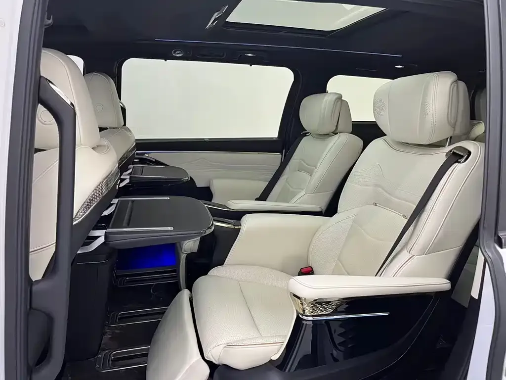 GAC Motor Trumpchi M8 — фото 10