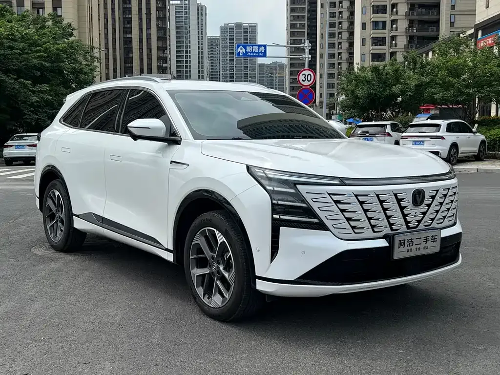 Changan CS75PLUS — фото 3