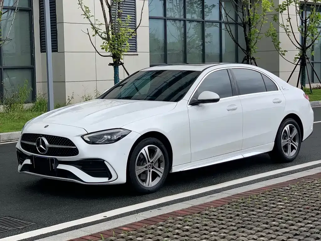 Mercedes-Benz C-Class — фото 1