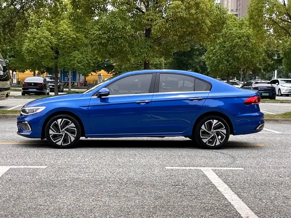 Volkswagen Bora 2022 из CN, фото 8