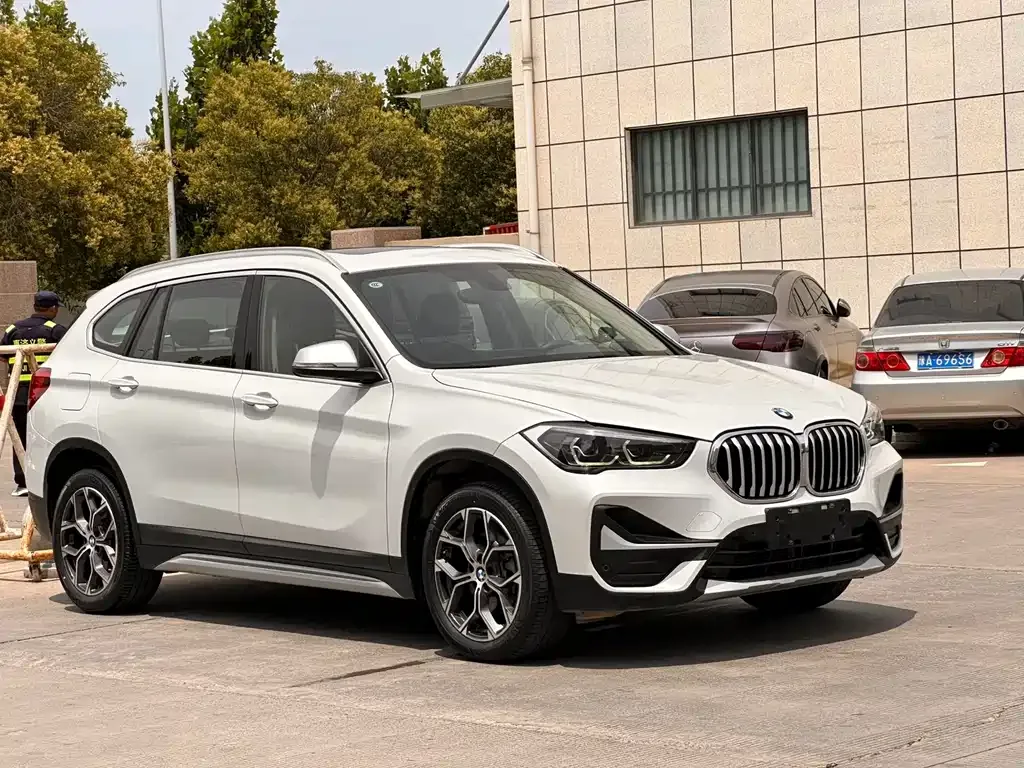 BMW X1 — фото 5