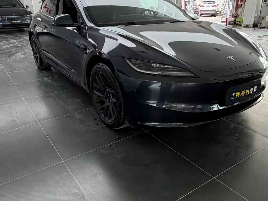 Tesla Model 3 — фото 9