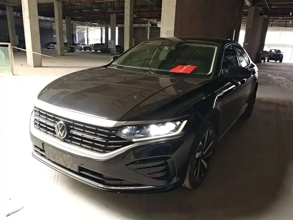 Volkswagen Passat — фото 1