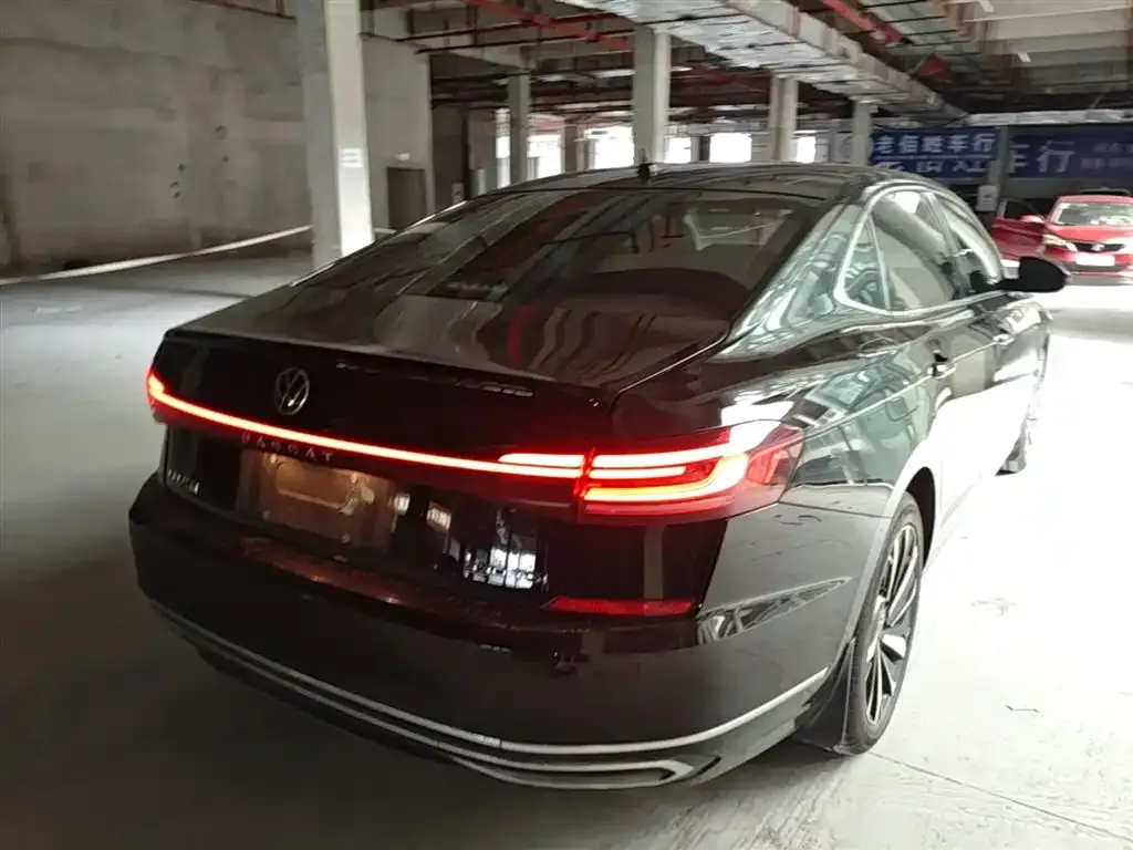 Volkswagen Passat — фото 8