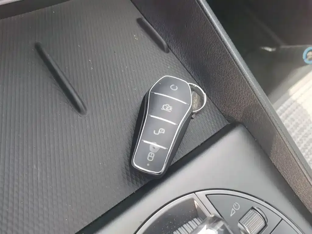 BYD Seal 05 DM-i 2025 из CN, фото 2