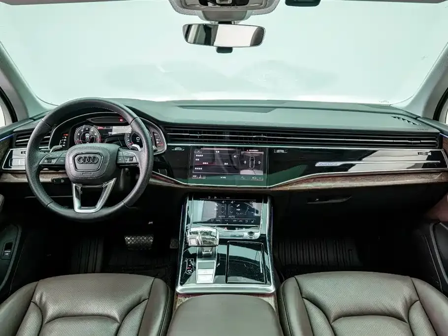 Audi Q7 2021 из CN, фото 3