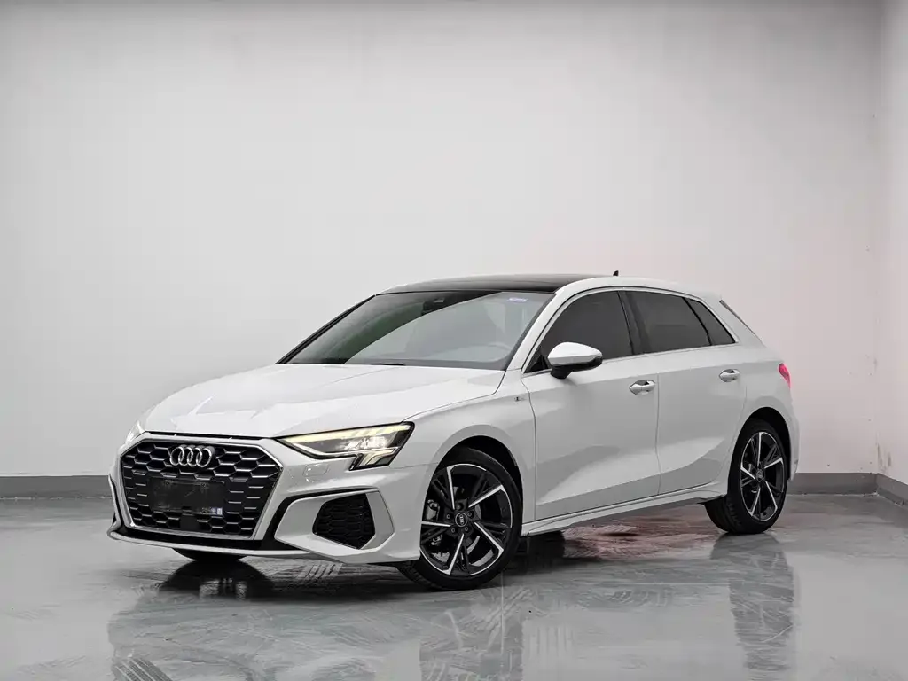 Audi A3 — фото 1