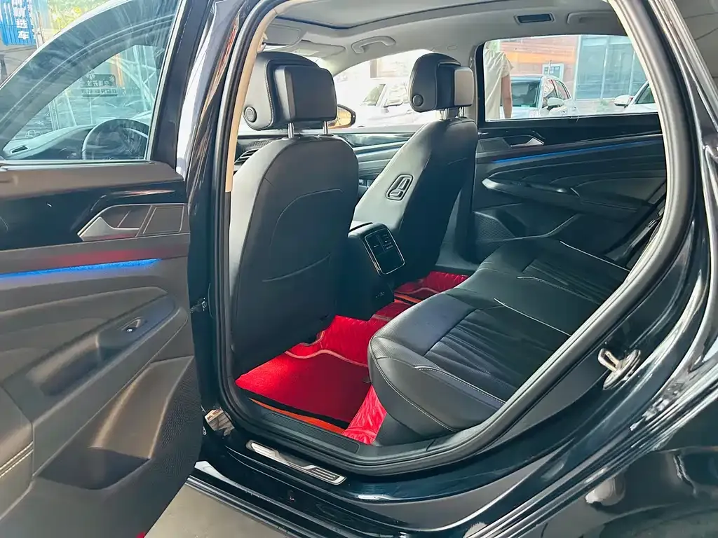 Volkswagen Passat — фото 10