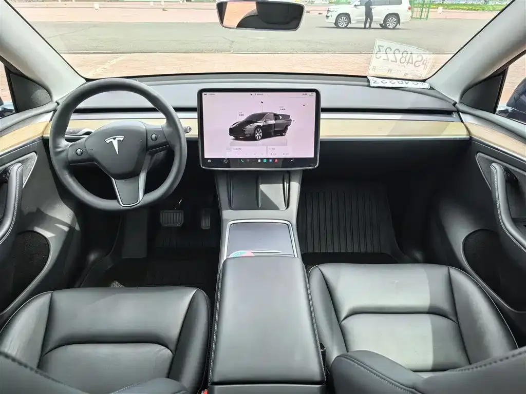 Tesla Model Y — фото 3