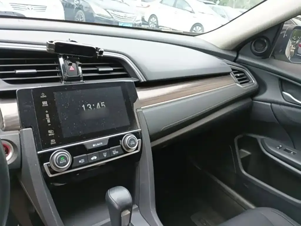 Honda Civic — фото 7