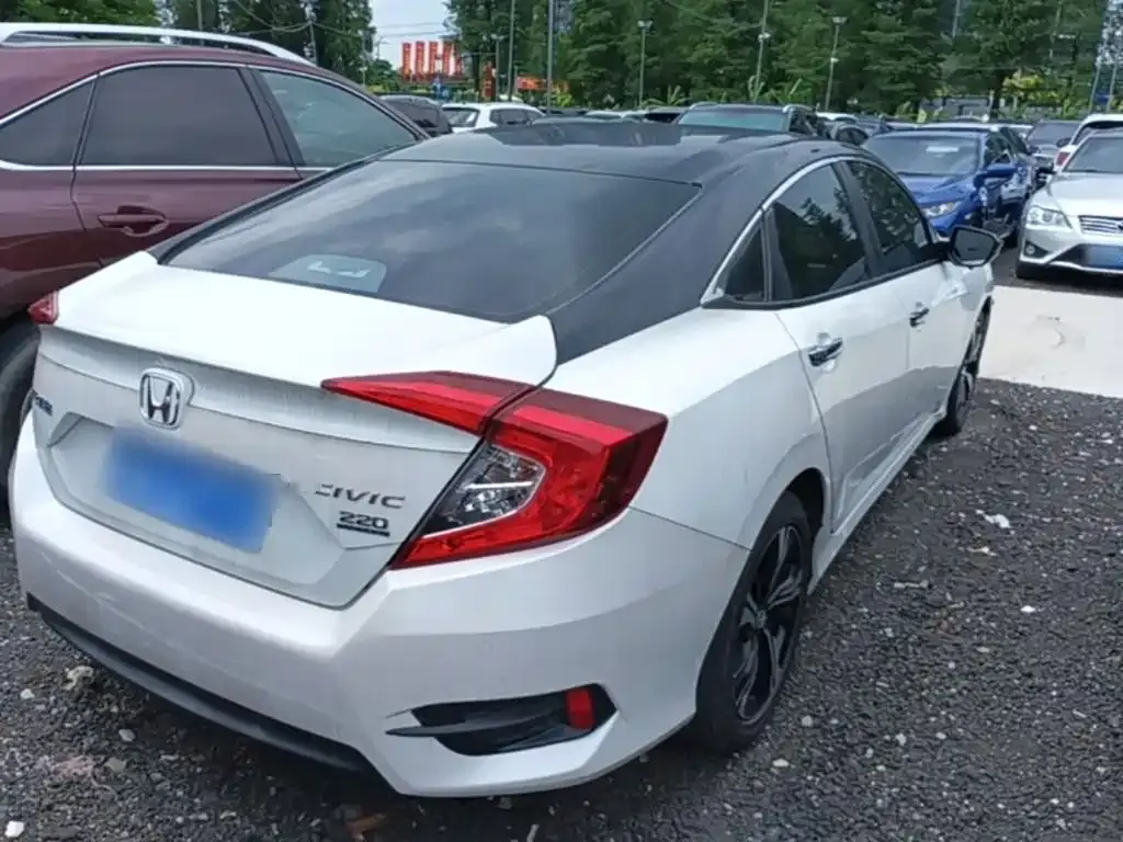 Honda Civic — фото 10