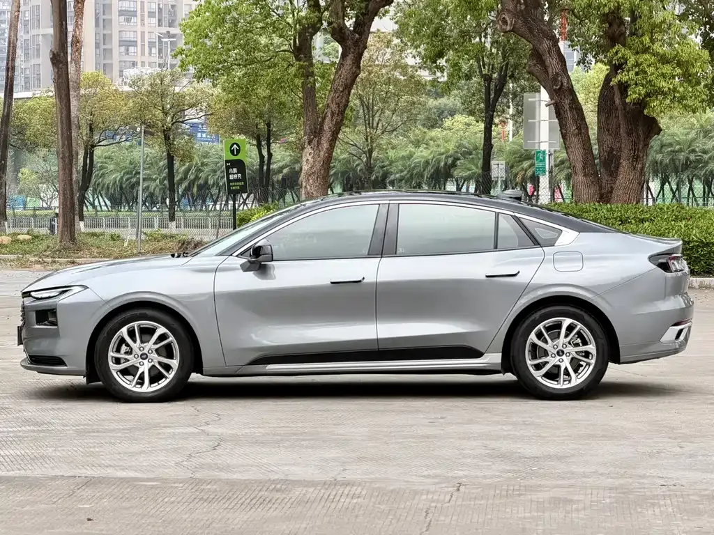 Ford Mondeo — фото 9