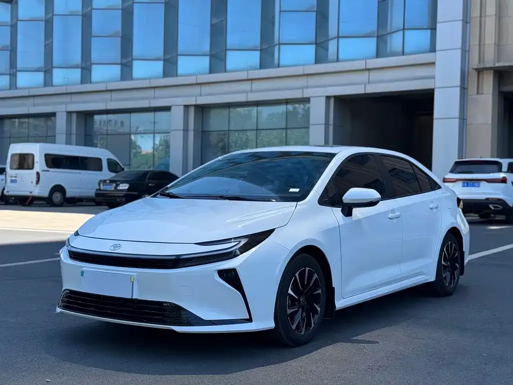 Toyota Corolla — фото 1