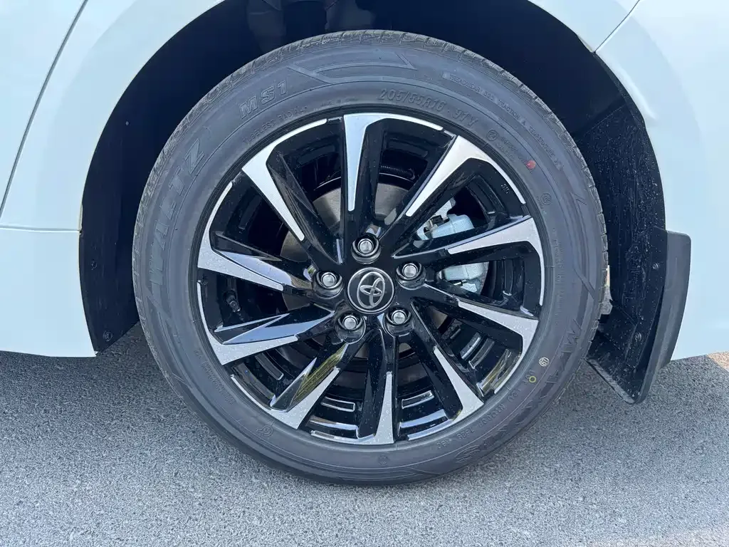 Toyota Corolla — фото 10