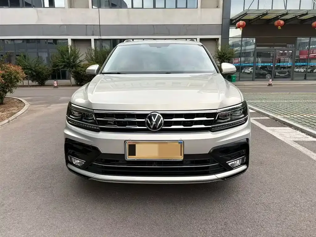 Volkswagen Tiguan L — фото 3