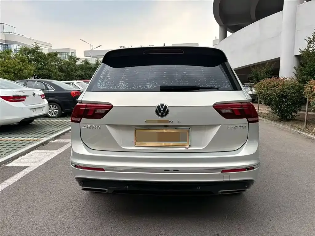 Volkswagen Tiguan L — фото 6
