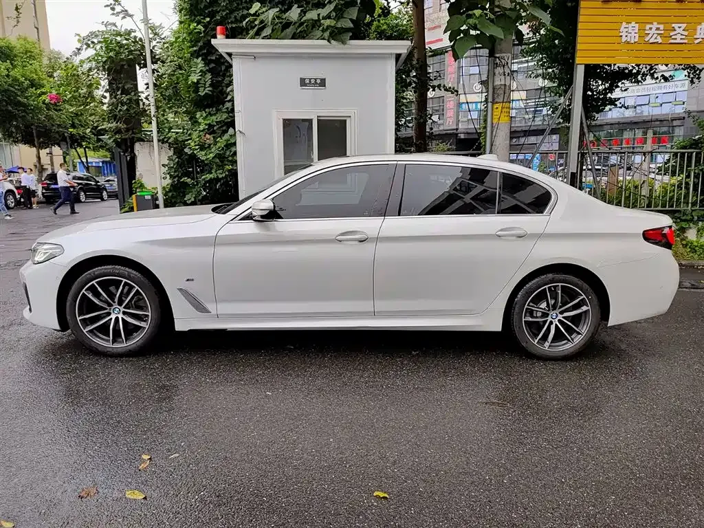 BMW 5 Series — фото 4