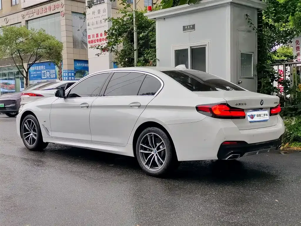 BMW 5 Series — фото 10