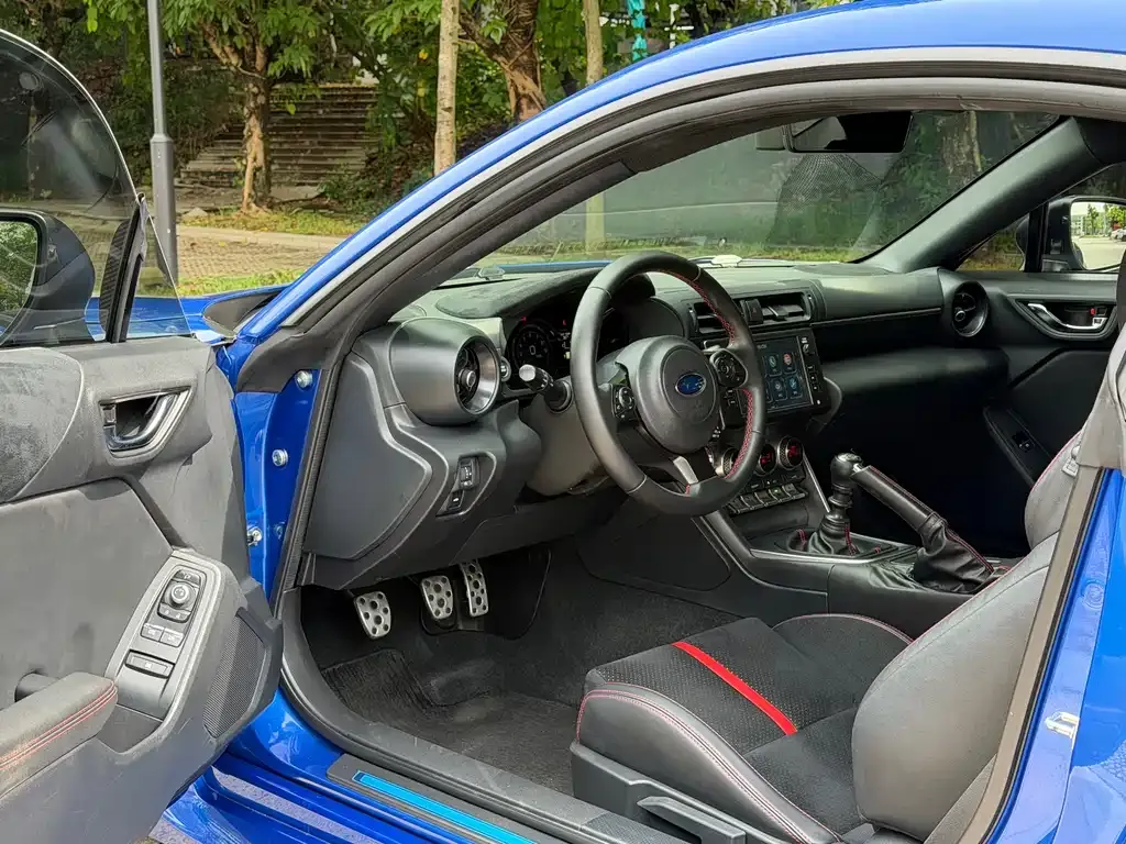 Subaru BRZ 2022 из CN, фото 8
