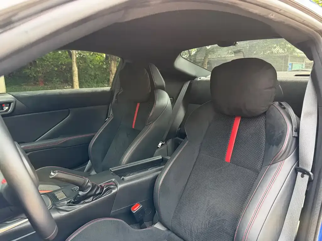 Subaru BRZ 2022 из CN, фото 2