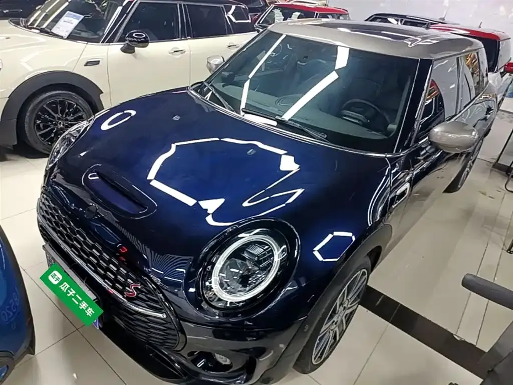 MINI Clubman — фото 1