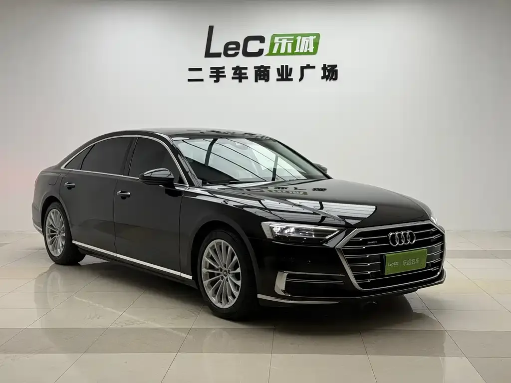Audi A8 — фото 3
