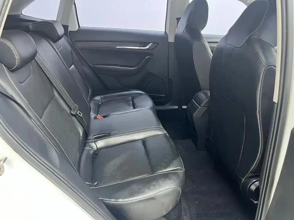 Skoda Kamiq — фото 2