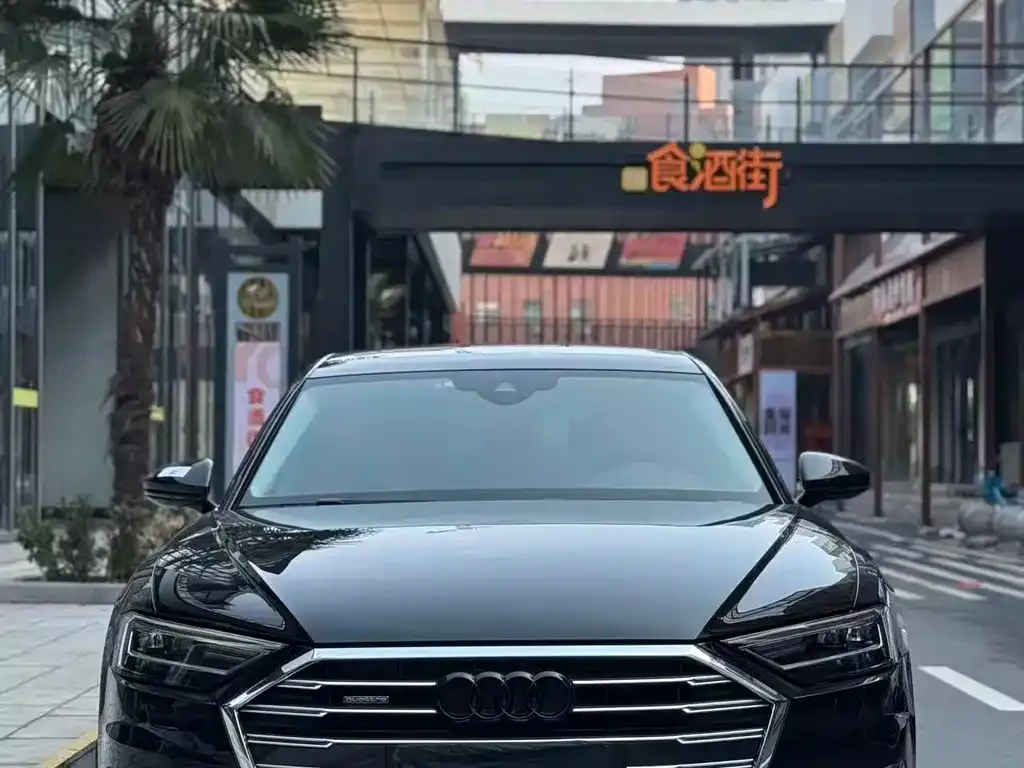 Audi A8 — фото 3