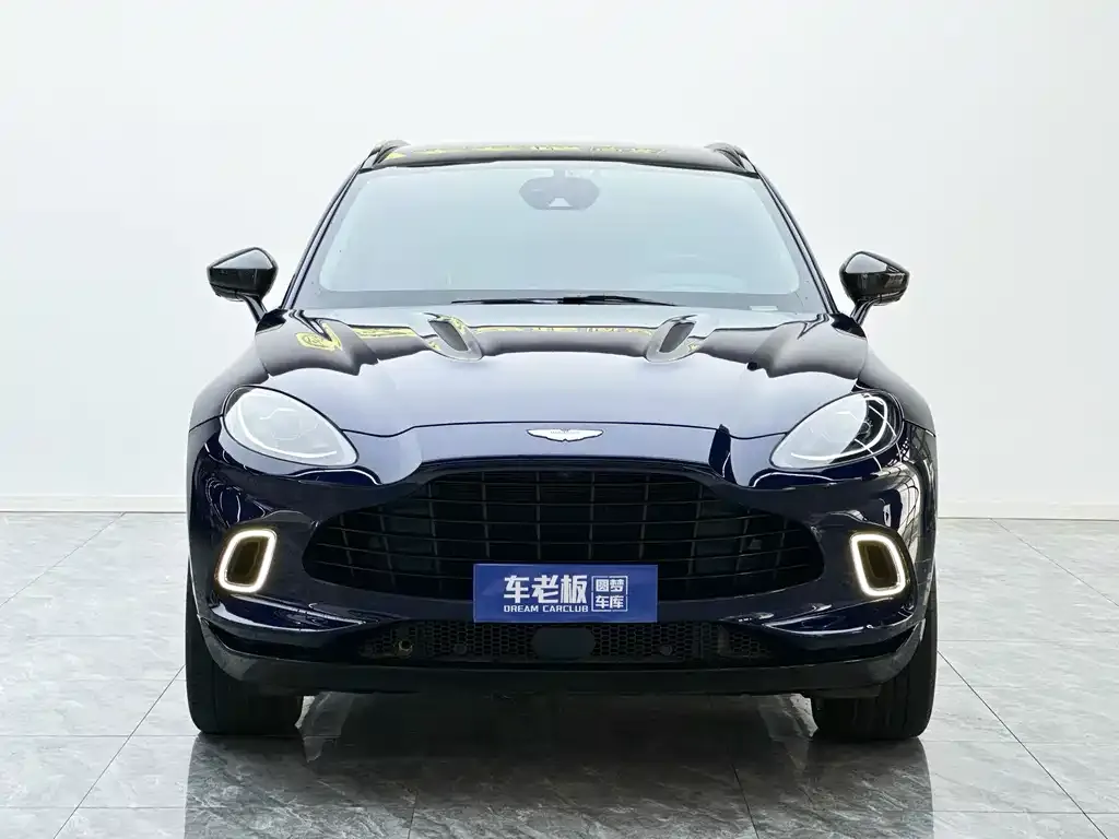 Aston Martin DBX — фото 7