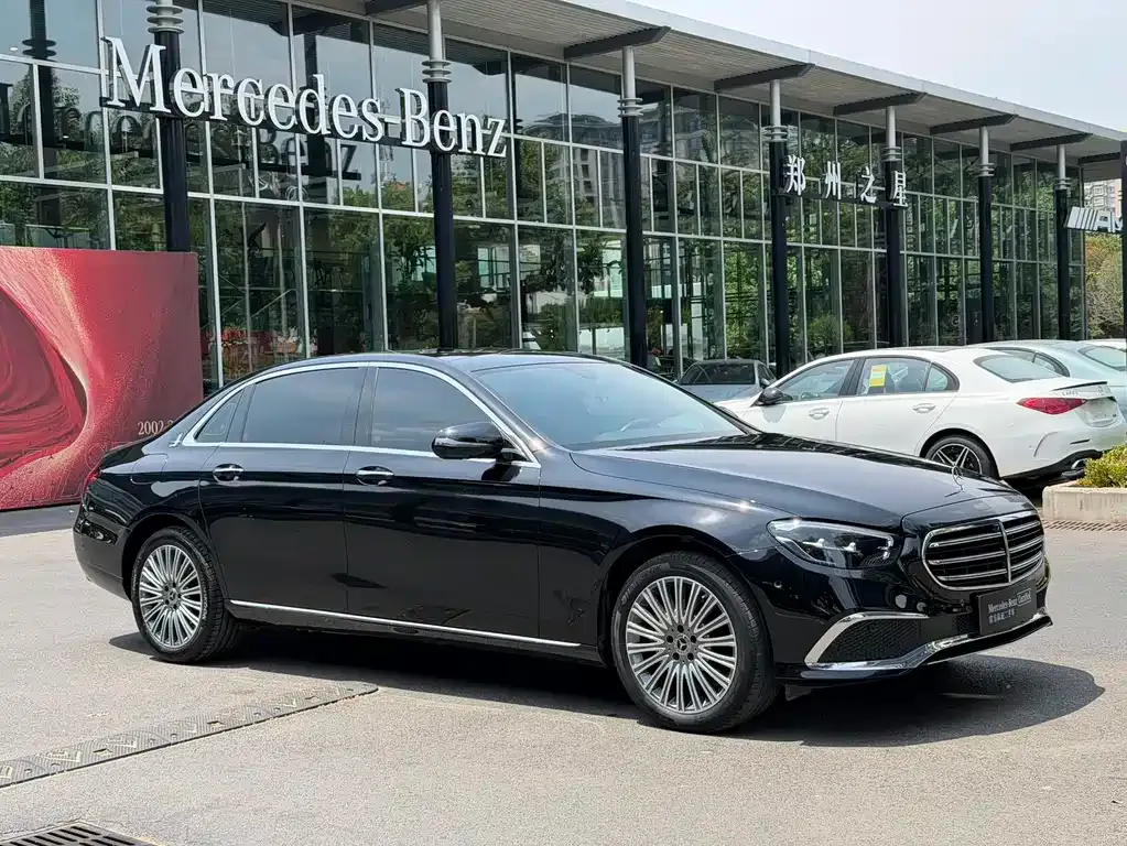 Mercedes-Benz E-Class — фото 4