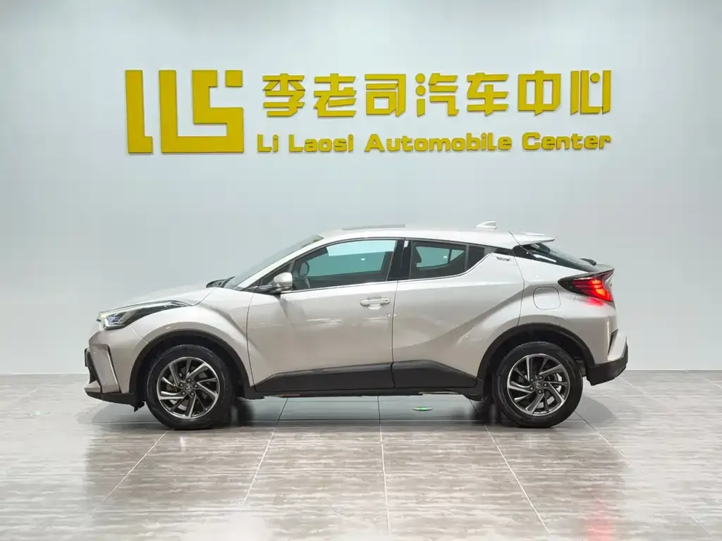 Toyota C-HR — фото 5
