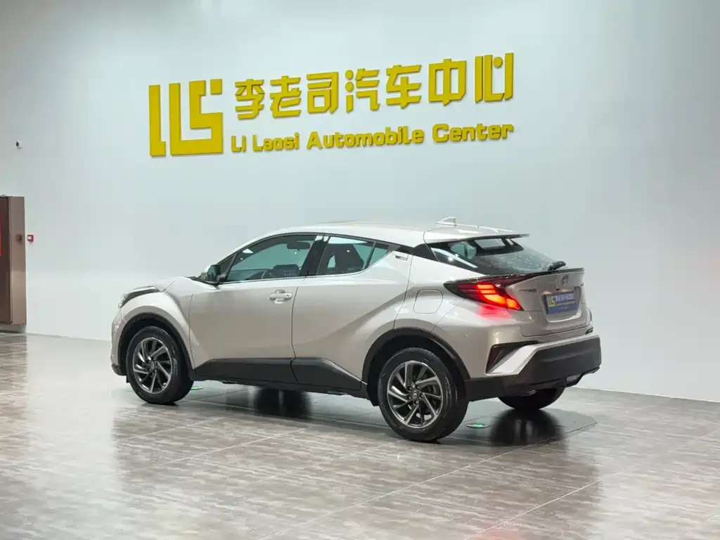 Toyota C-HR — фото 3
