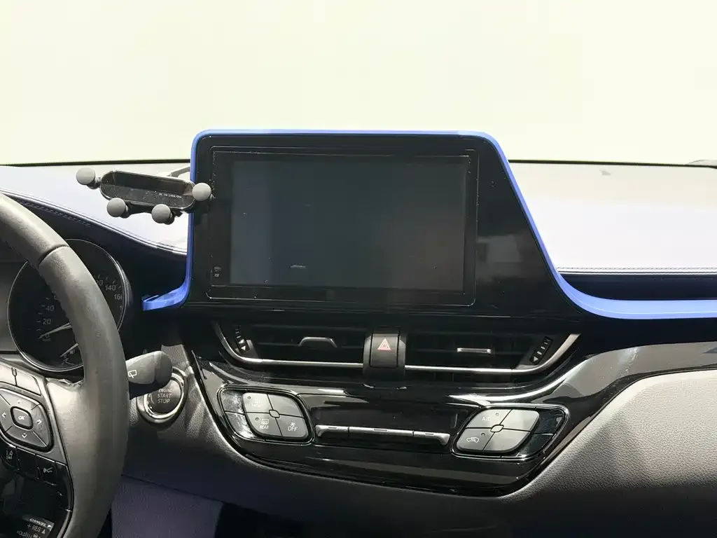 Toyota C-HR — фото 7